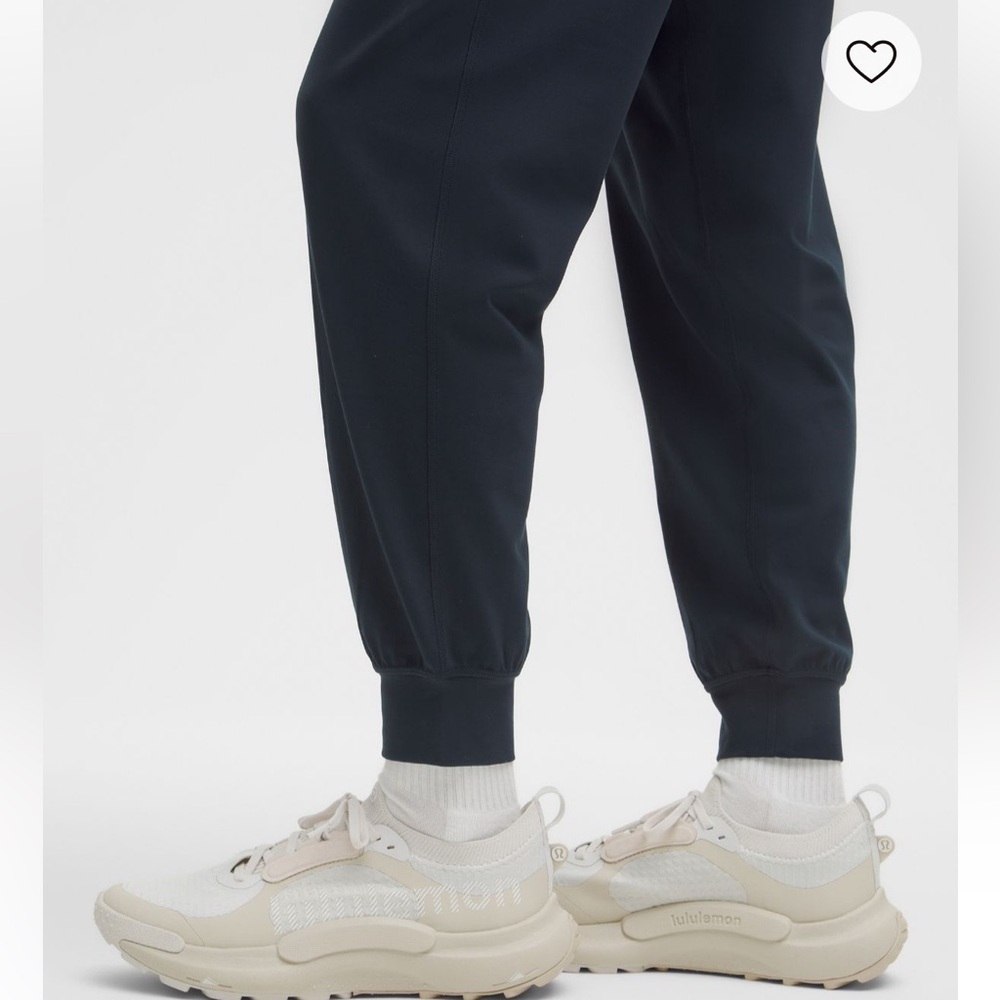 Navy Lululemon align, high-rise jogger - Picture 5 of 9